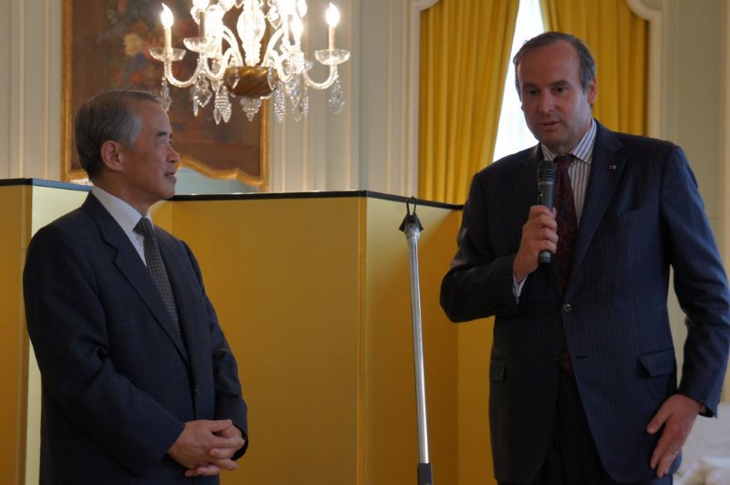 Photo: Certificate of Commendation by H.E. Ambassador Jun Yokota, Japanese ambassador to Belgium